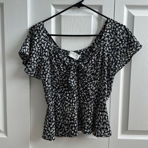 Floral print flowy blouse